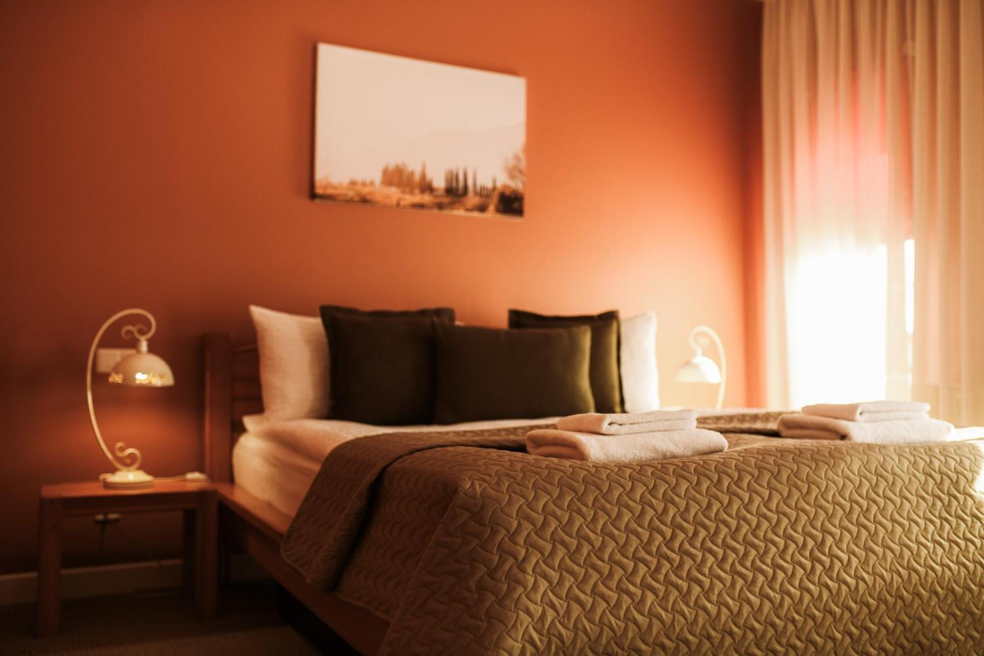 Jolanta Hotel Aluksne Bagian luar foto