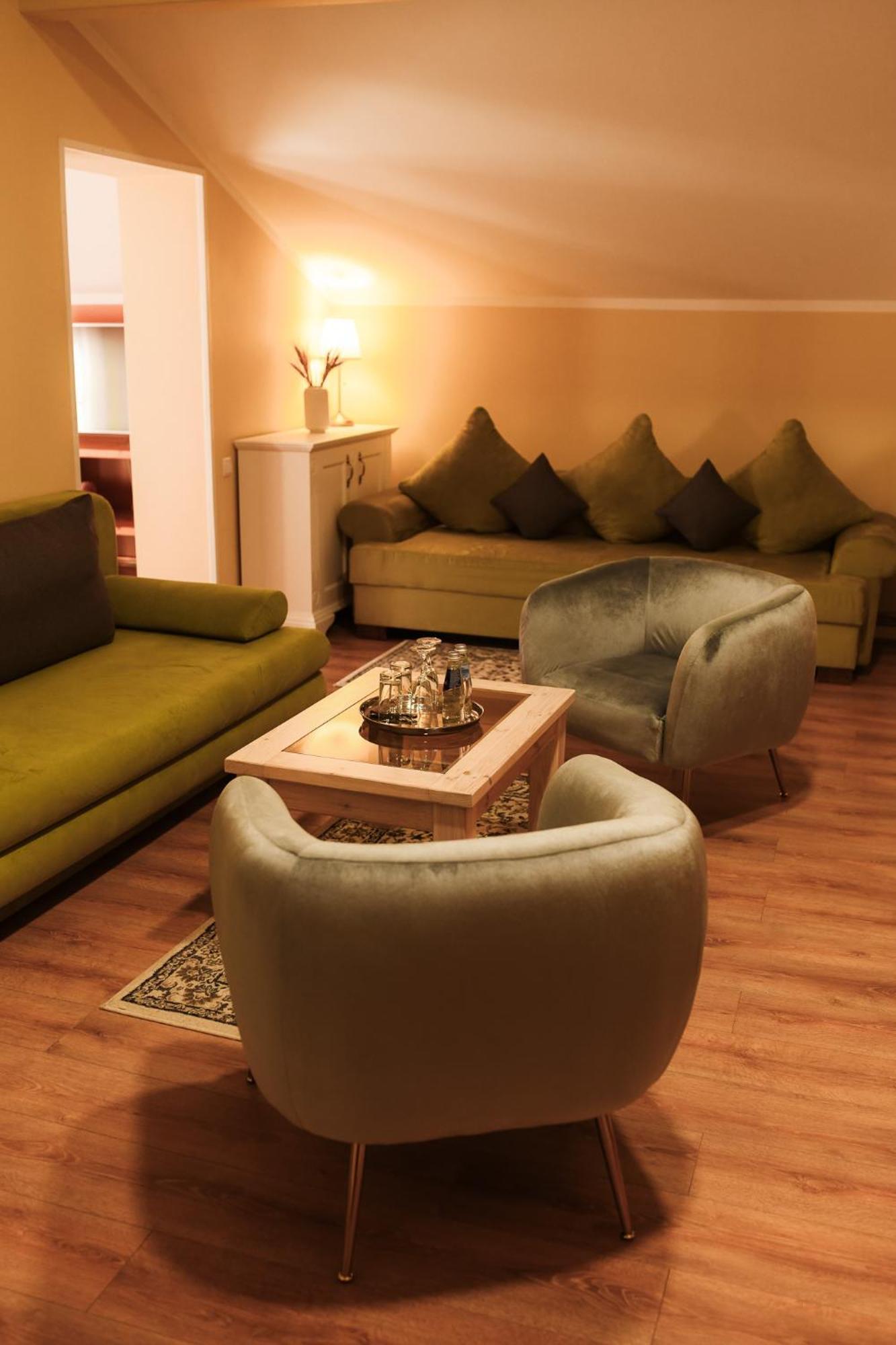 Jolanta Hotel Aluksne Bagian luar foto